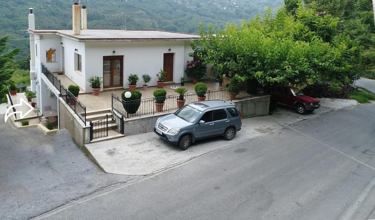 D & K Guest House Makrirrakhi Экстерьер фото
